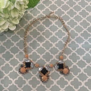 NWOT Kitsy Lane Statement Necklace